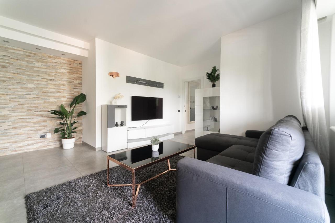 Oasis Luxury - A.C/Terrace/2Bedrooms Bergamo Exterior foto